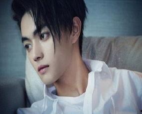 吃瓜娱乐间许凯,吃瓜娱乐间,揭秘明星背后的故事